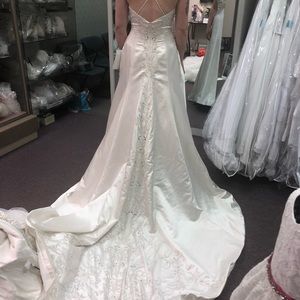 Wedding dress